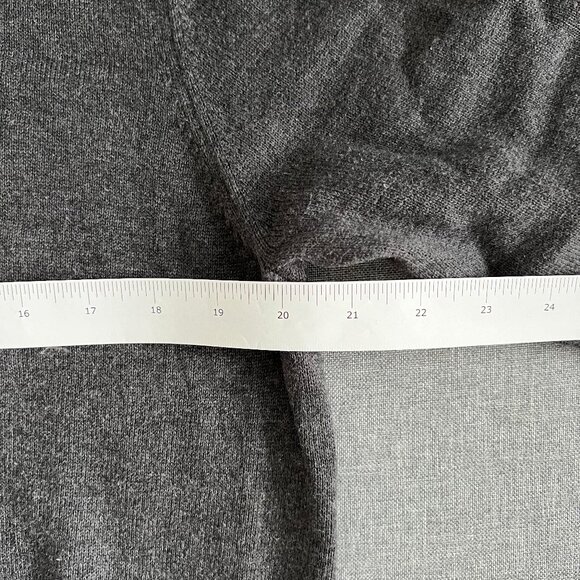 2for$30🏷Van Heusen Studio Charcoal Grey V-Neck Knit Sweater - Picture 5 of 10